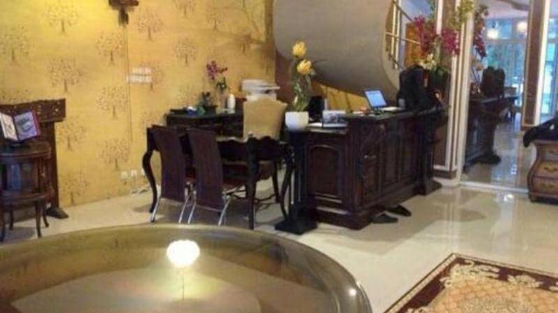 Oyo 1239 モジョケルト クラシック ホームステイ Mojokerto エクステリア 写真