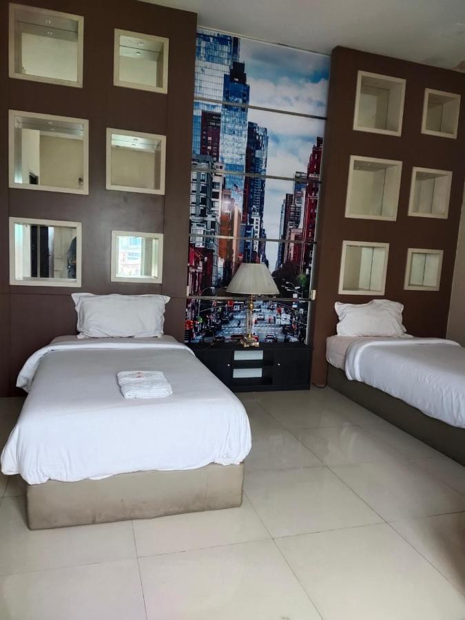 Oyo 1239 モジョケルト クラシック ホームステイ Mojokerto エクステリア 写真